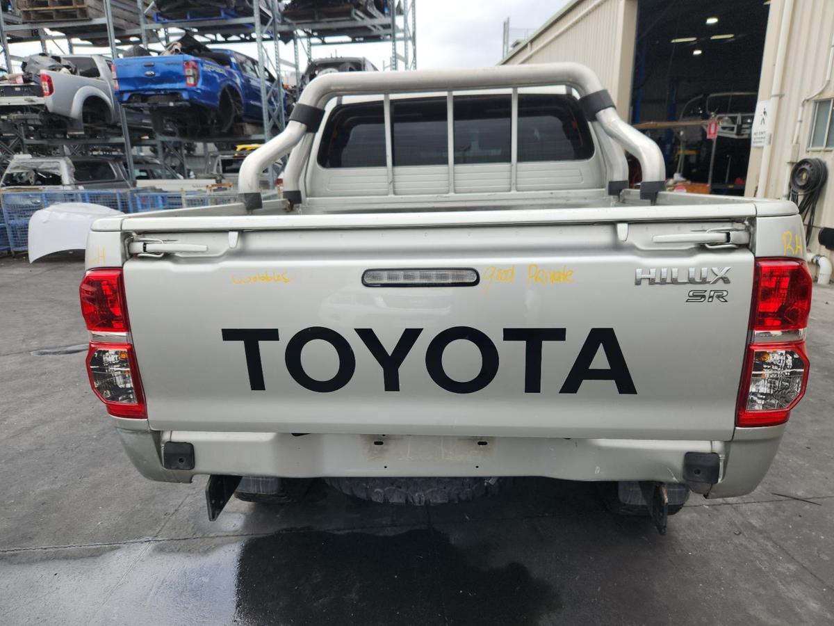 1000953334-Bootlid_Tailgate