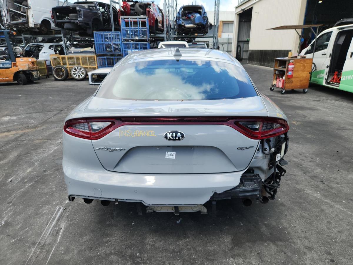 1000900566-Bootlid_Tailgate