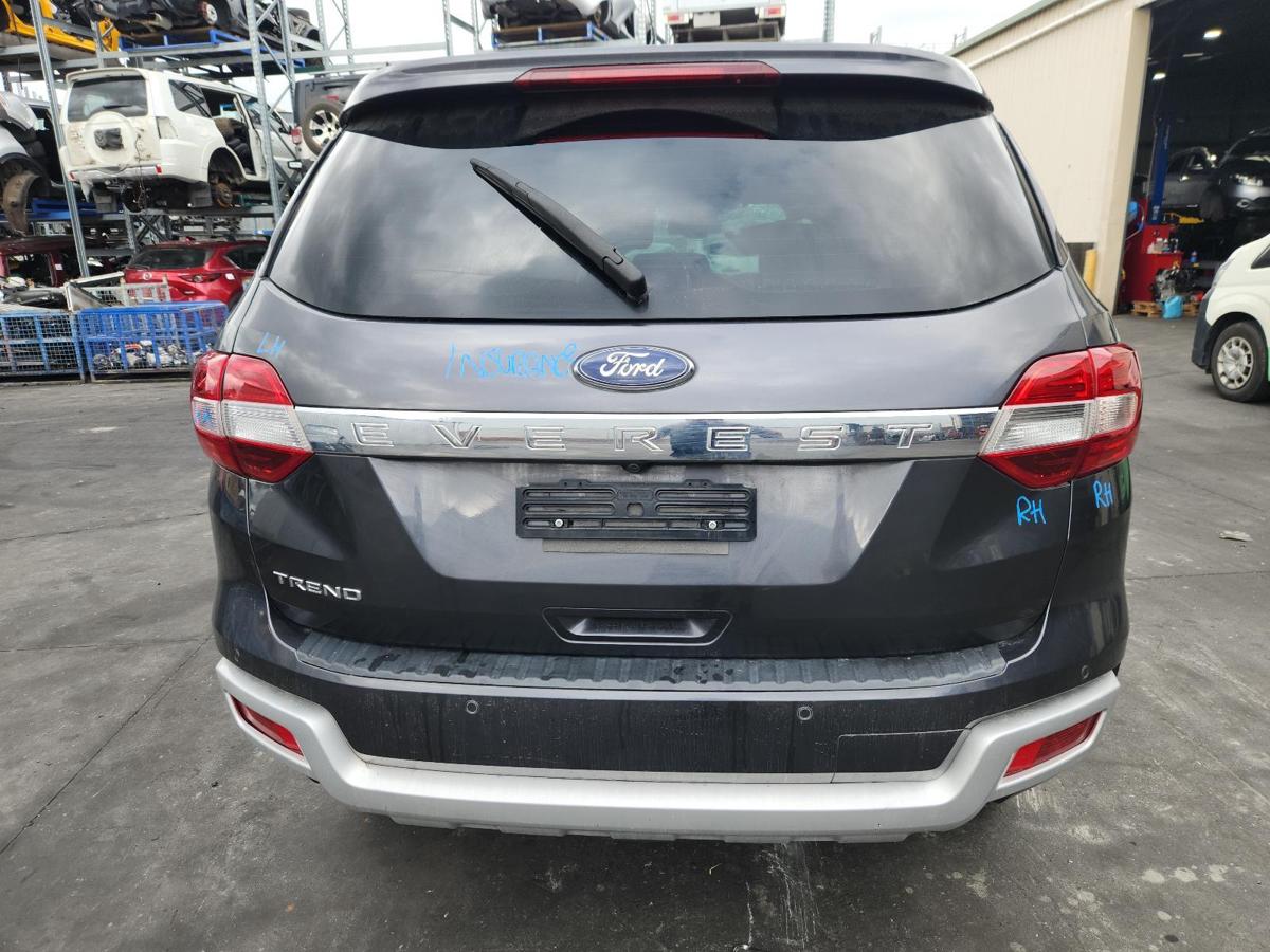 1000933980-Bootlid_Tailgate