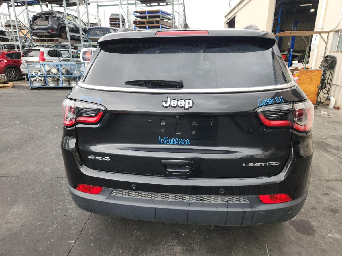 1000936768-Bootlid_Tailgate