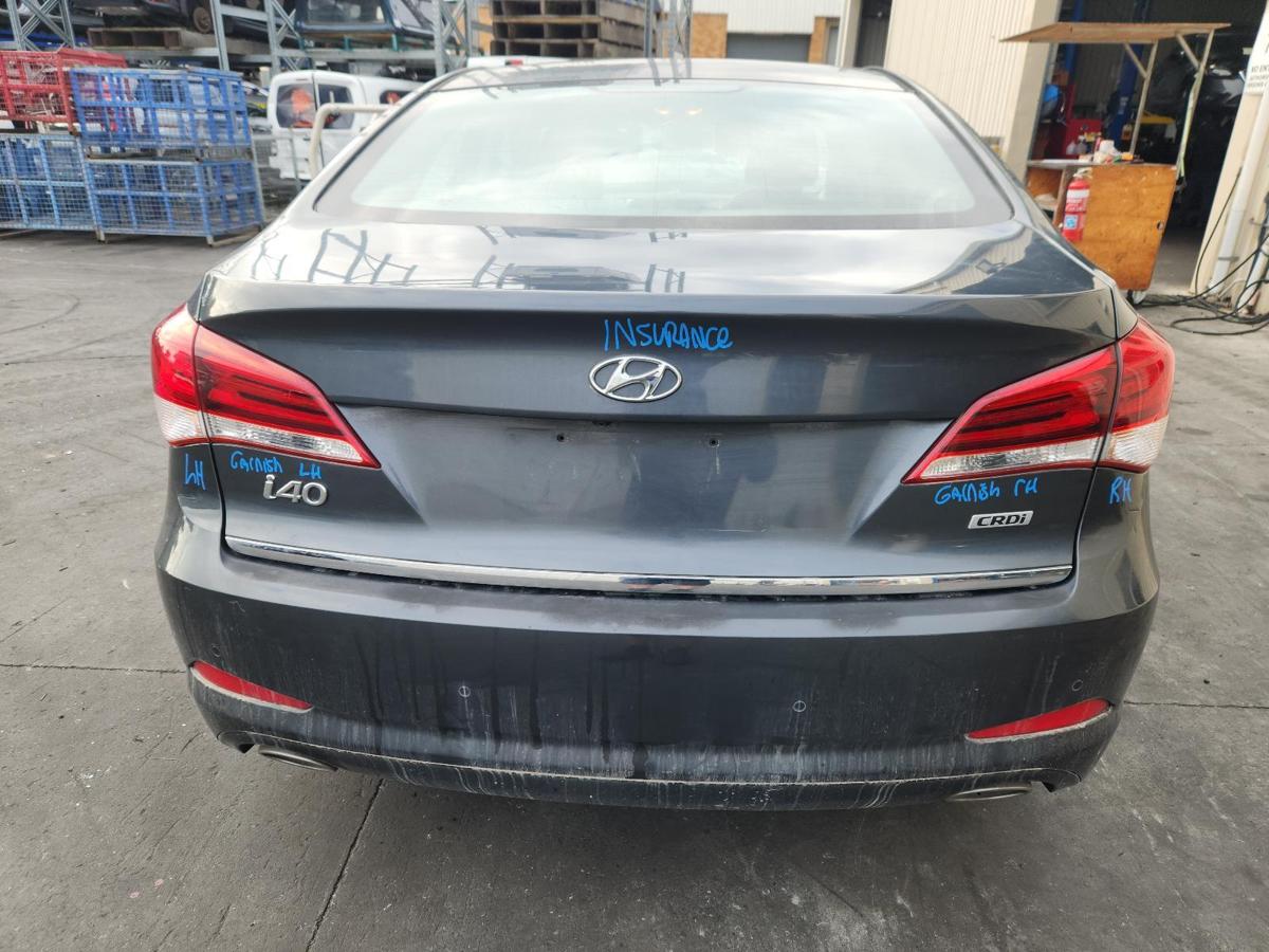 1000938672-Bootlid_Tailgate