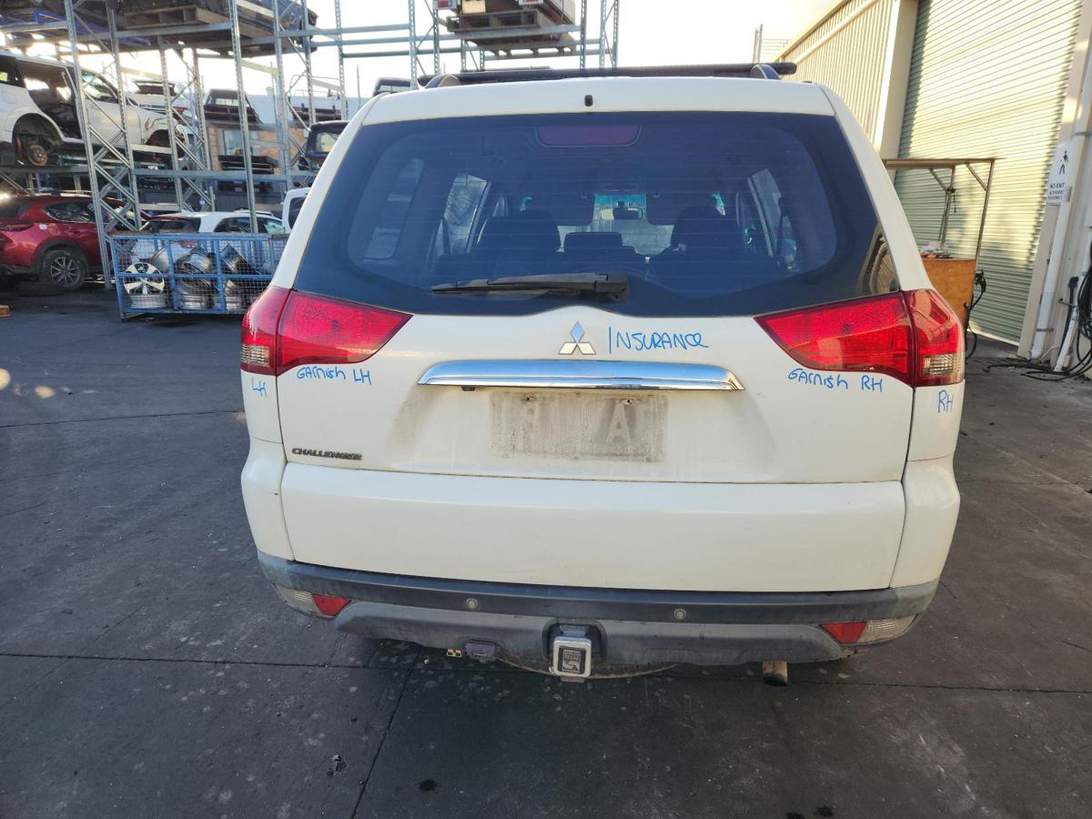 1000935489-Bootlid_Tailgate