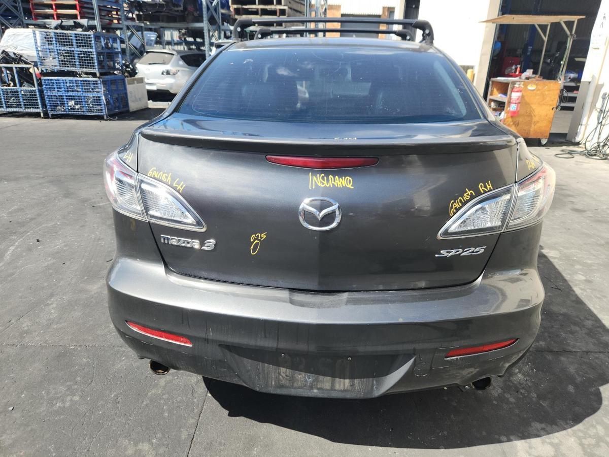 1000943921-Bootlid_Tailgate