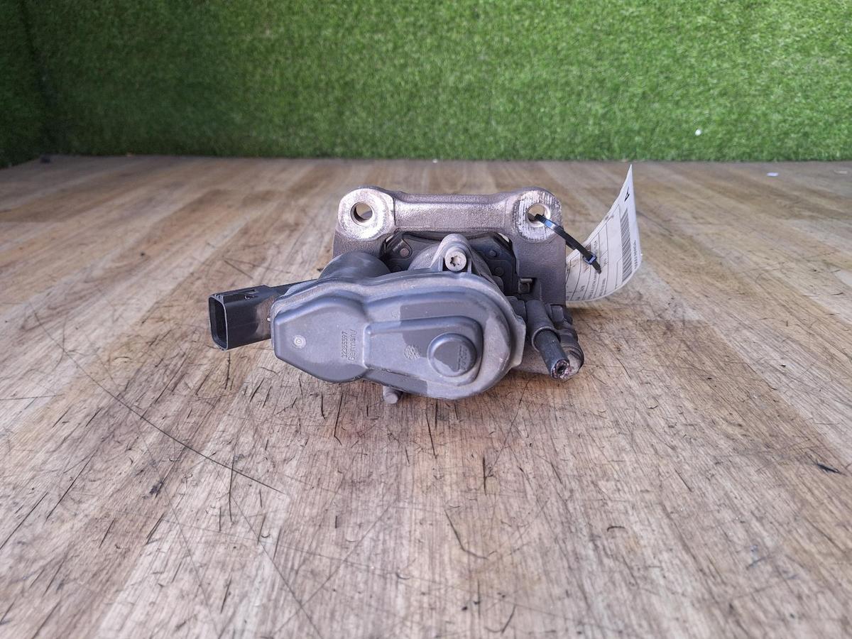 1000948227-Caliper Front LHR