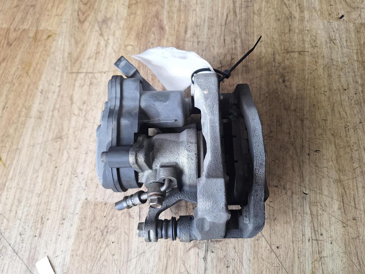 1000903972-Caliper Top LHR