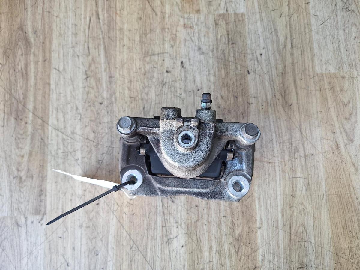 1000885250-Caliper Top LHR