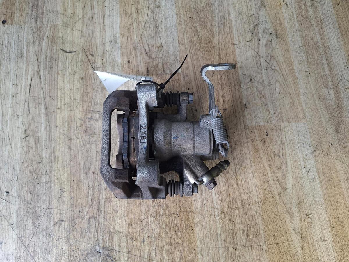 1000886065-Caliper Top RHR