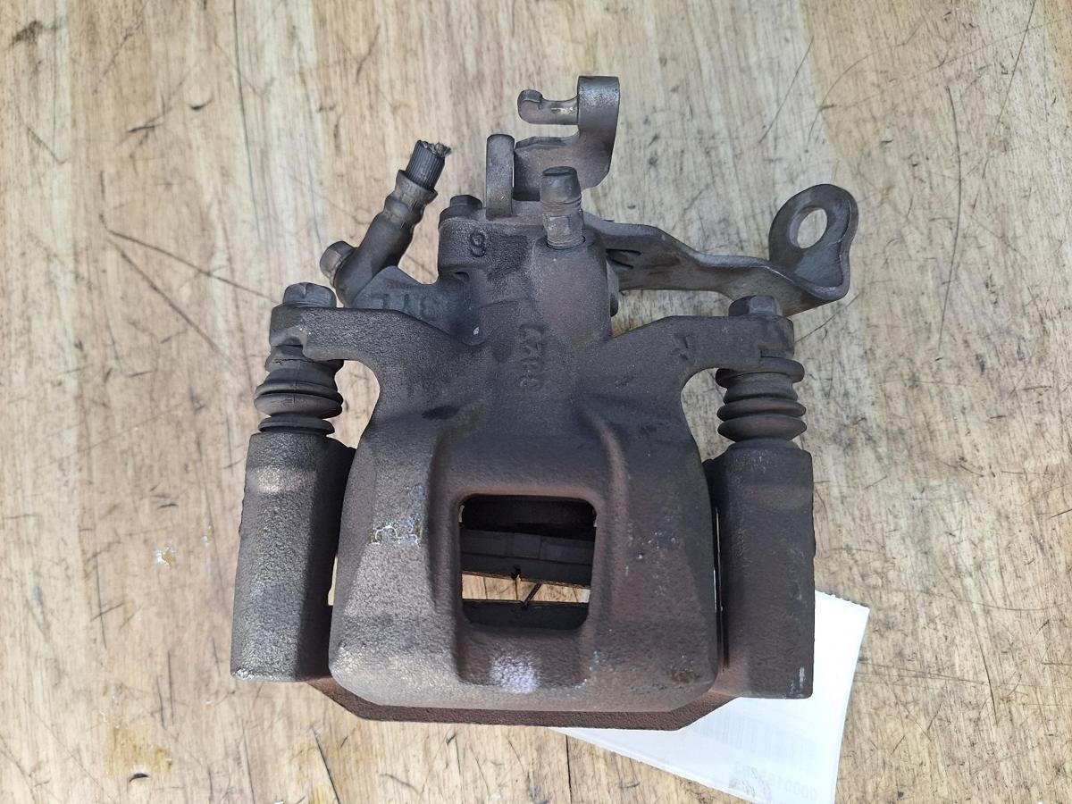 1000922347-Caliper Top RHR