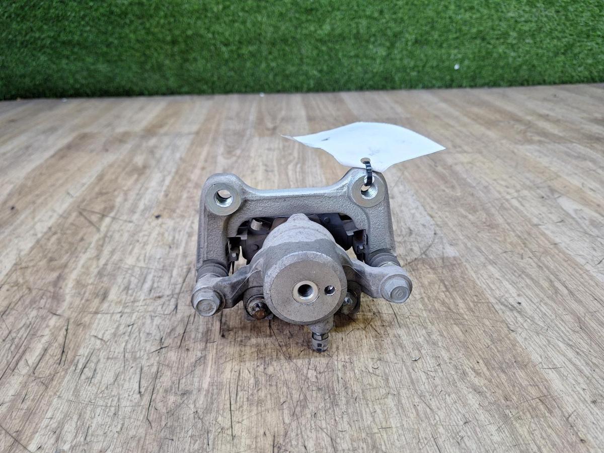 1000949641-Caliper Top RHR