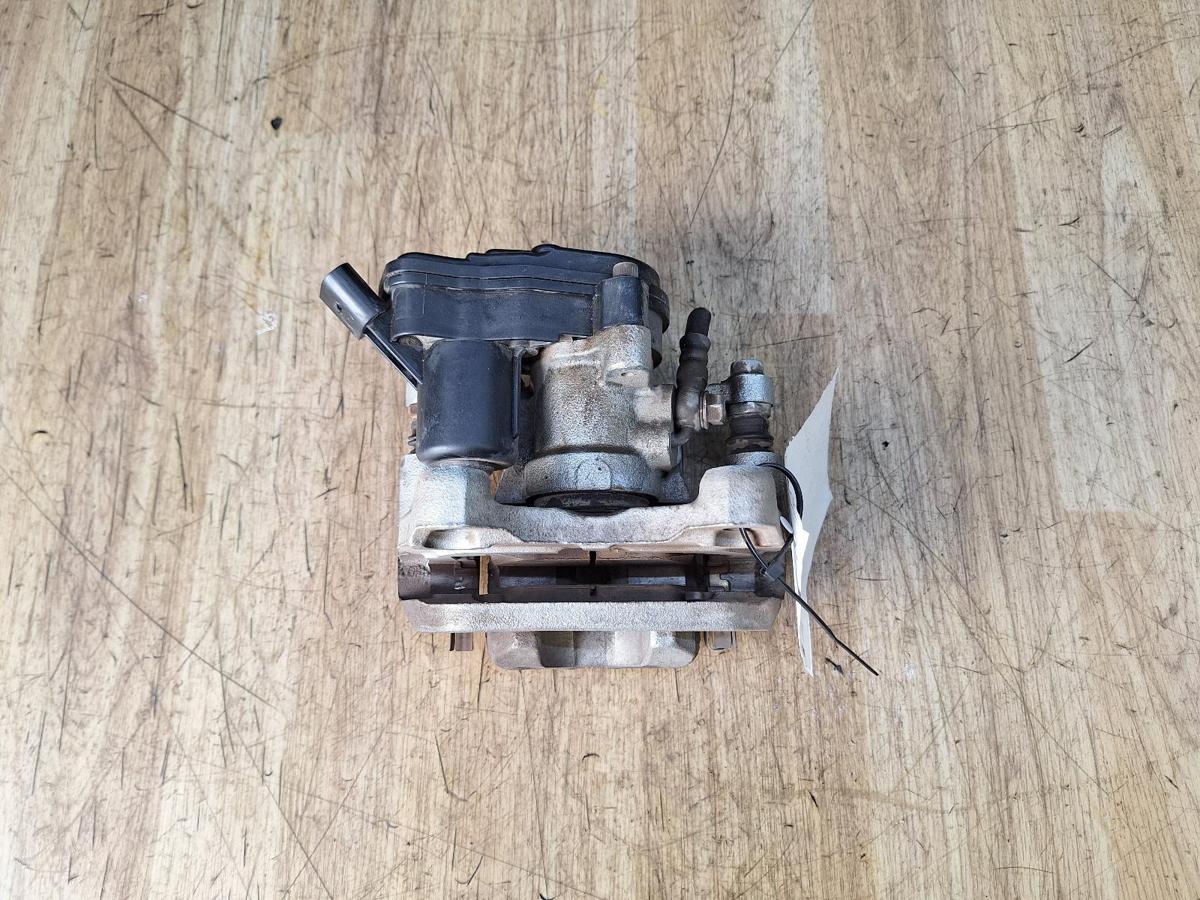 1000951808-Caliper Top RHR