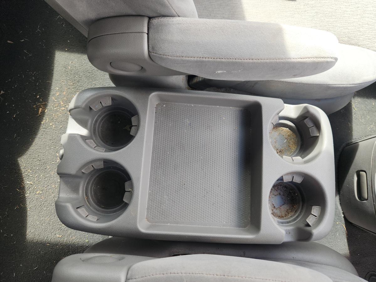1000943571-Console Centre