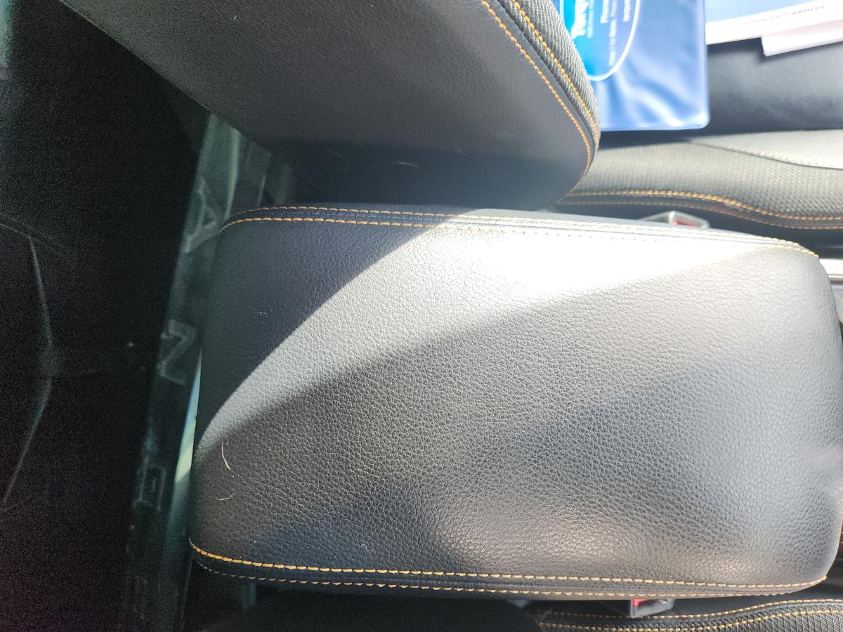 1000940632-Console Lid