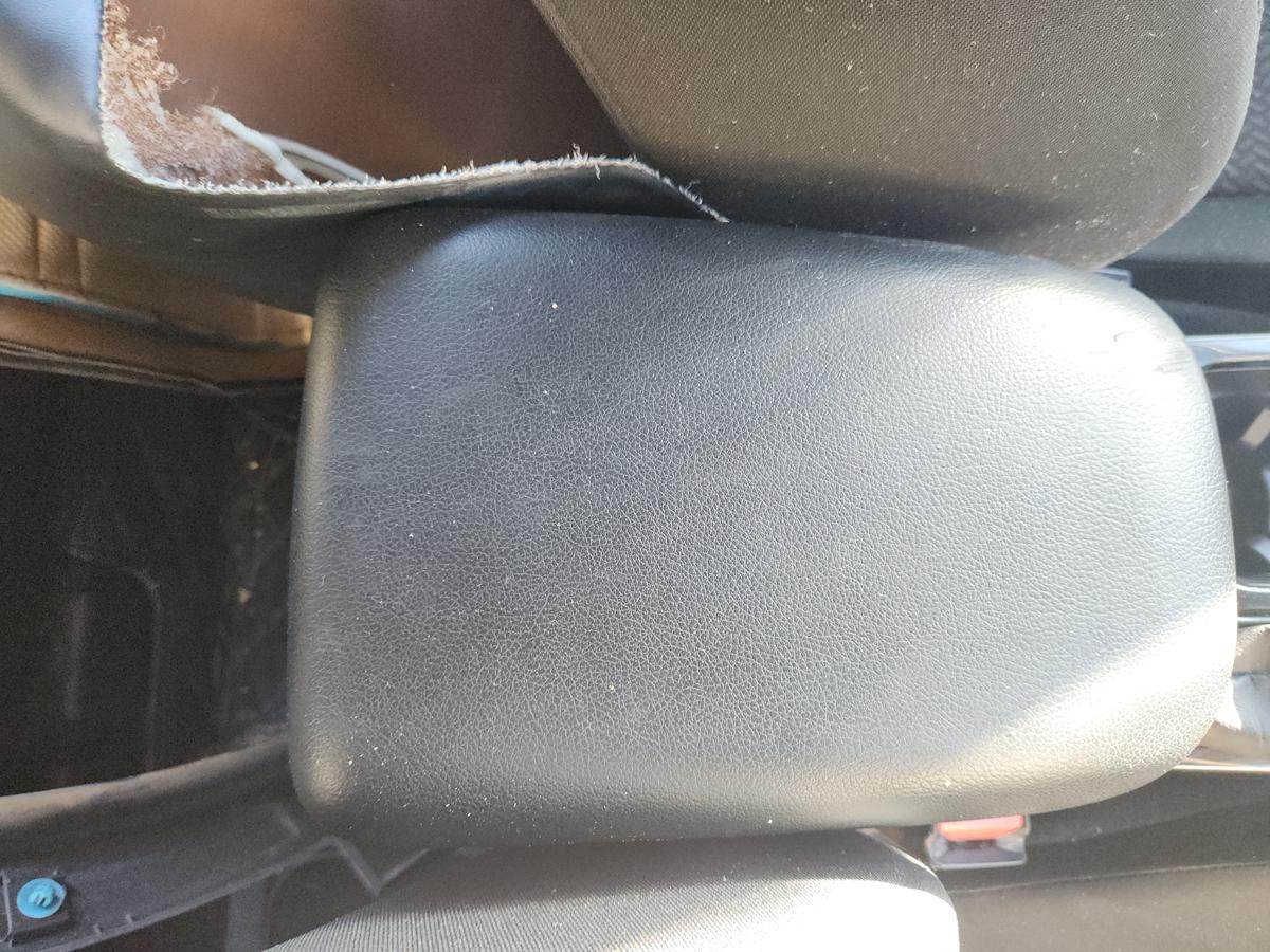 1000941439-Console Lid