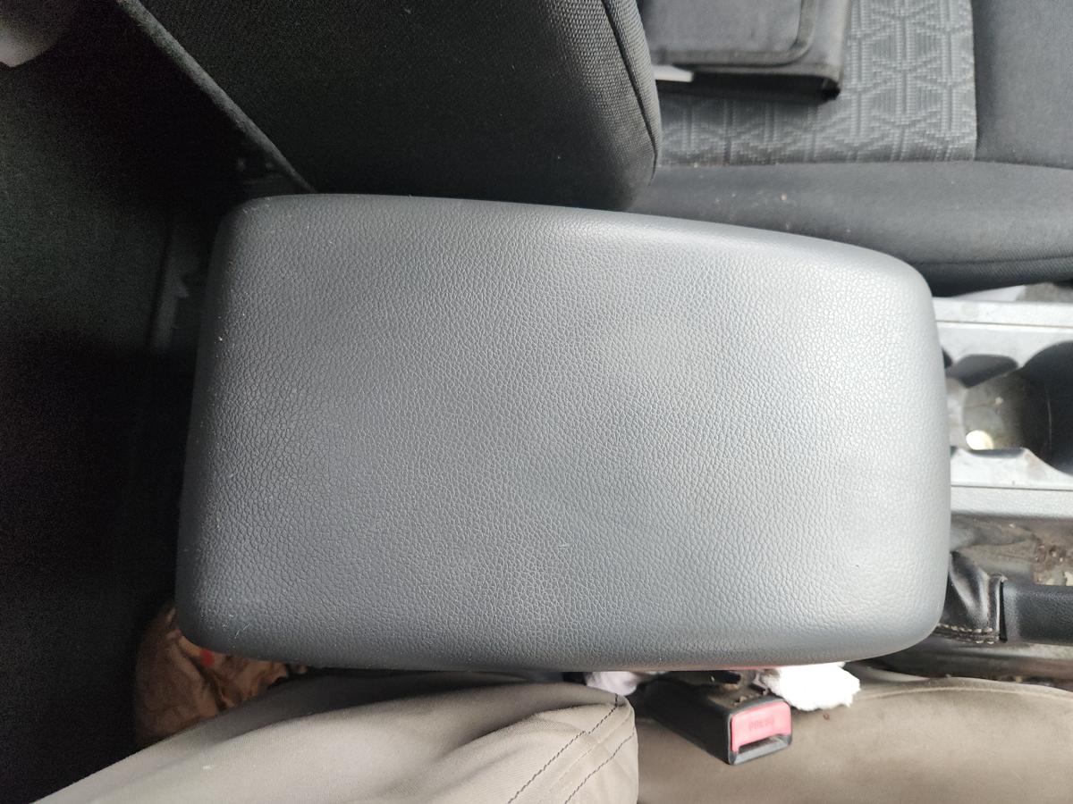1000943260-Console Lid