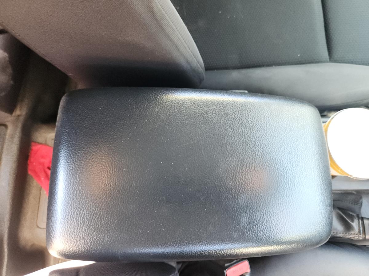 1000944086-Console Lid