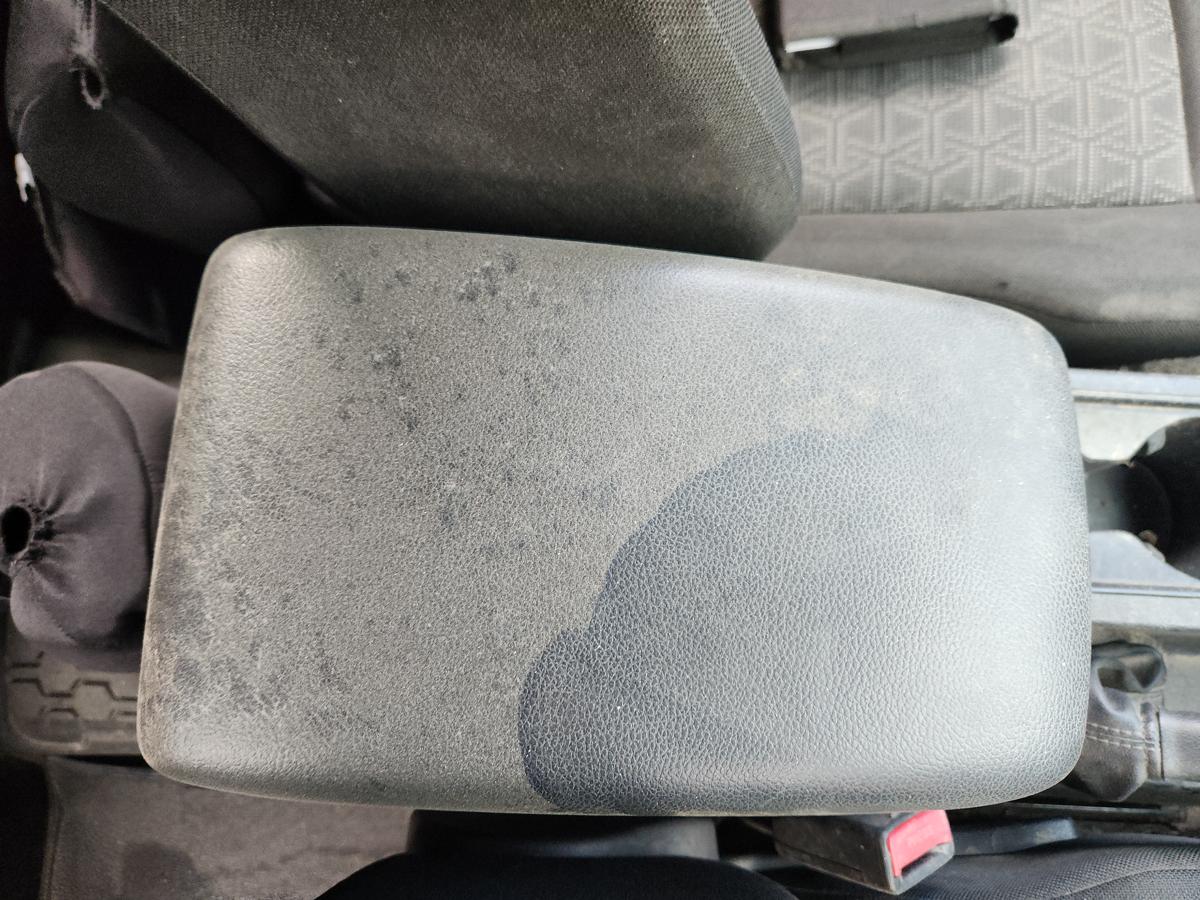 1000945388-Console Lid