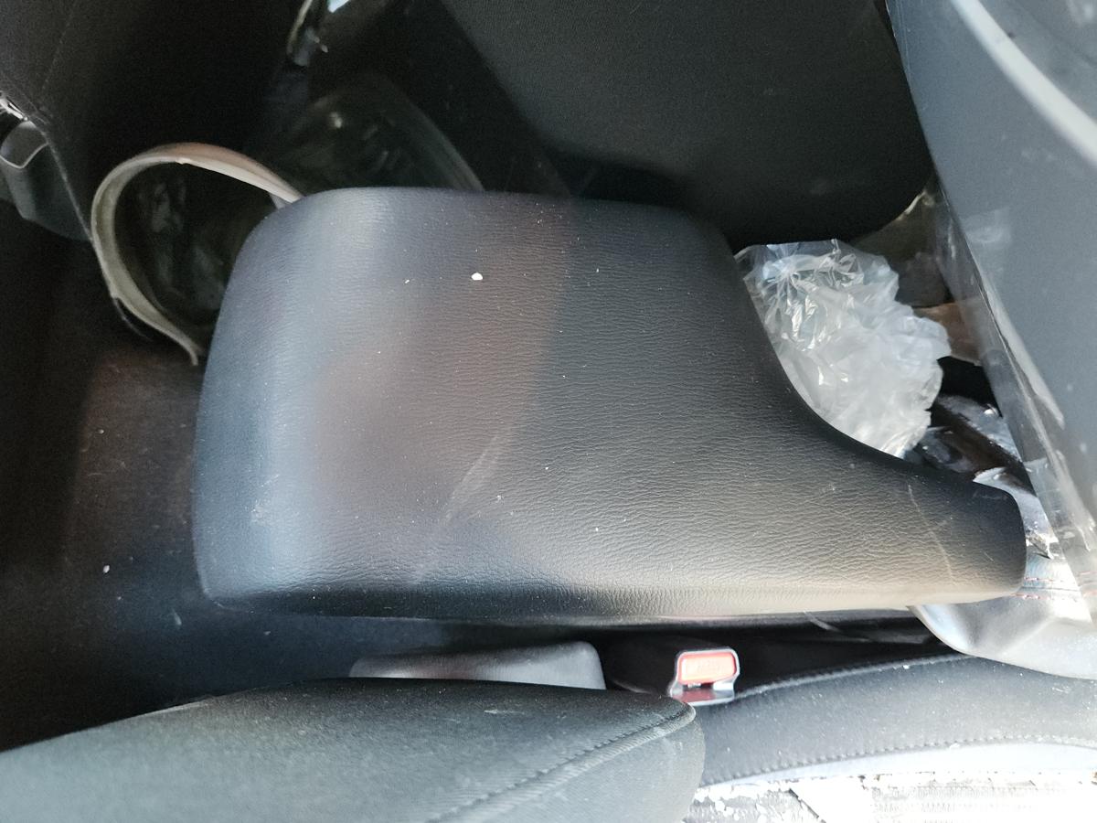 1000946503-Console Lid