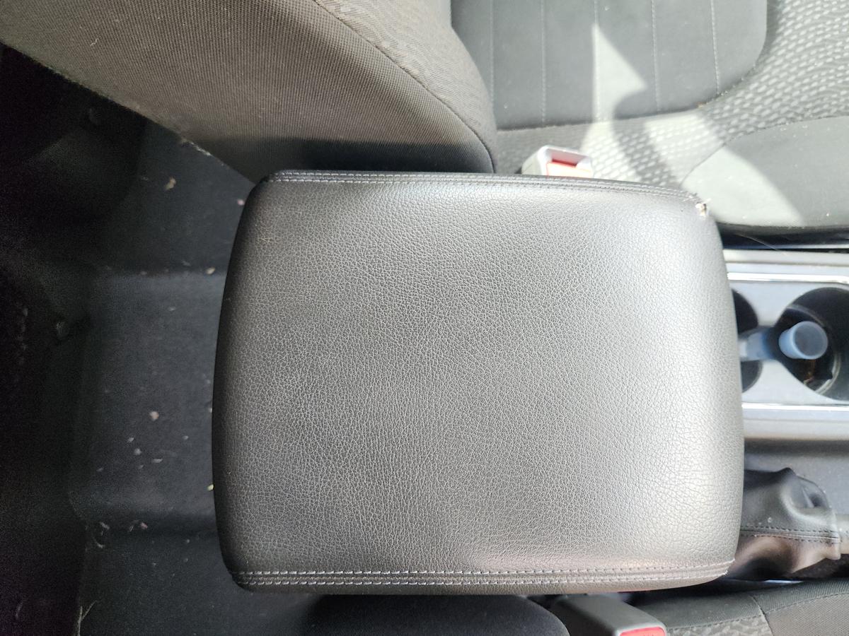 1000945265-Console Lid