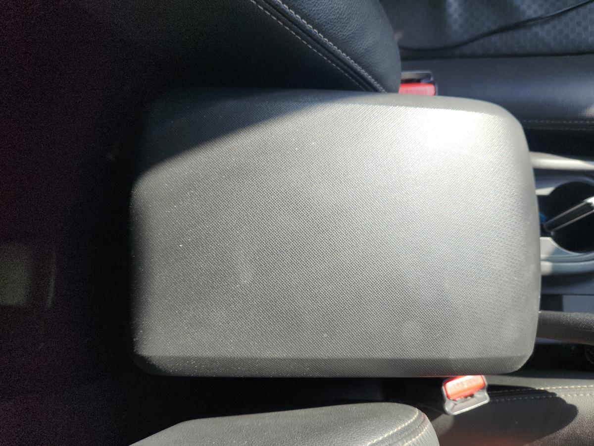 1000947120-Console Lid