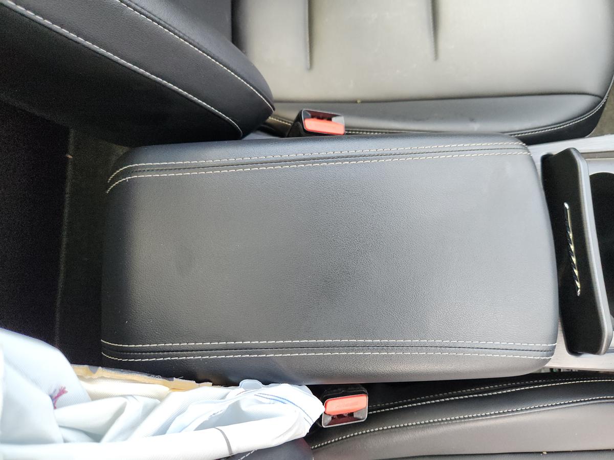 1000951582-Console Lid