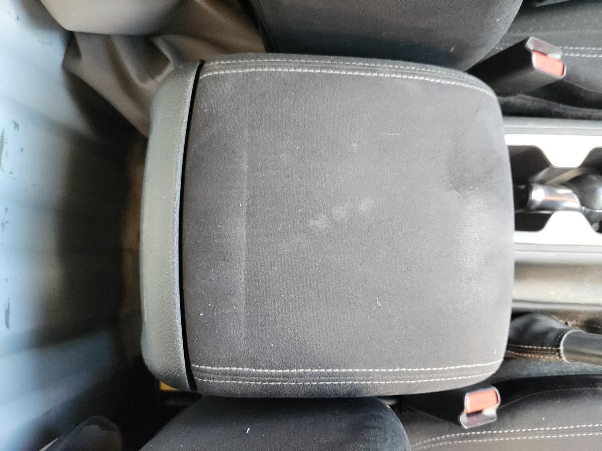 1000952282-Console Lid