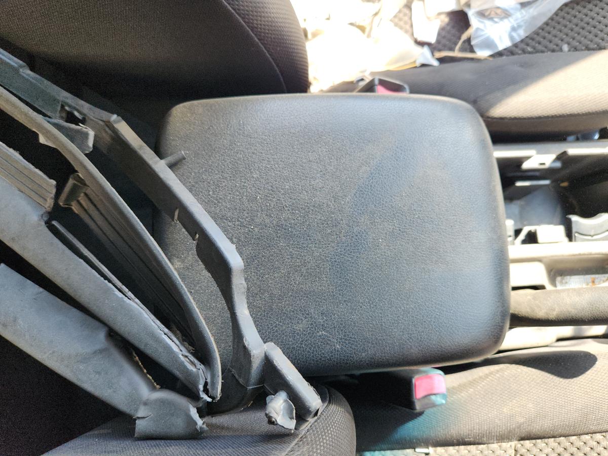 1000952673-Console Lid