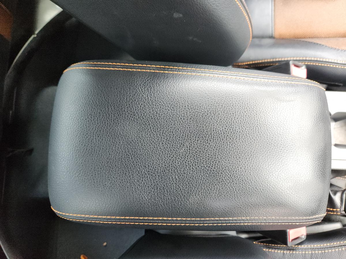 1000953270-Console Lid