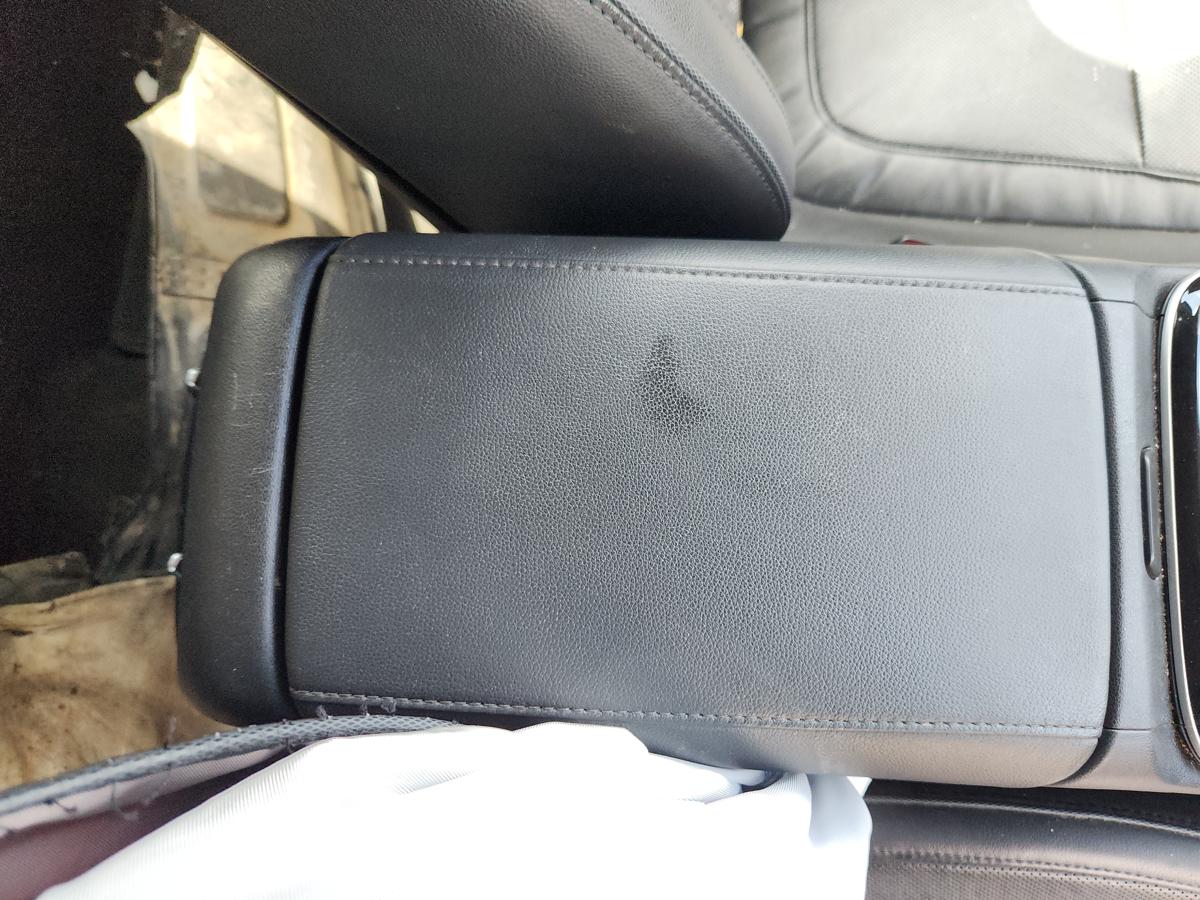 1000953532-Console Lid