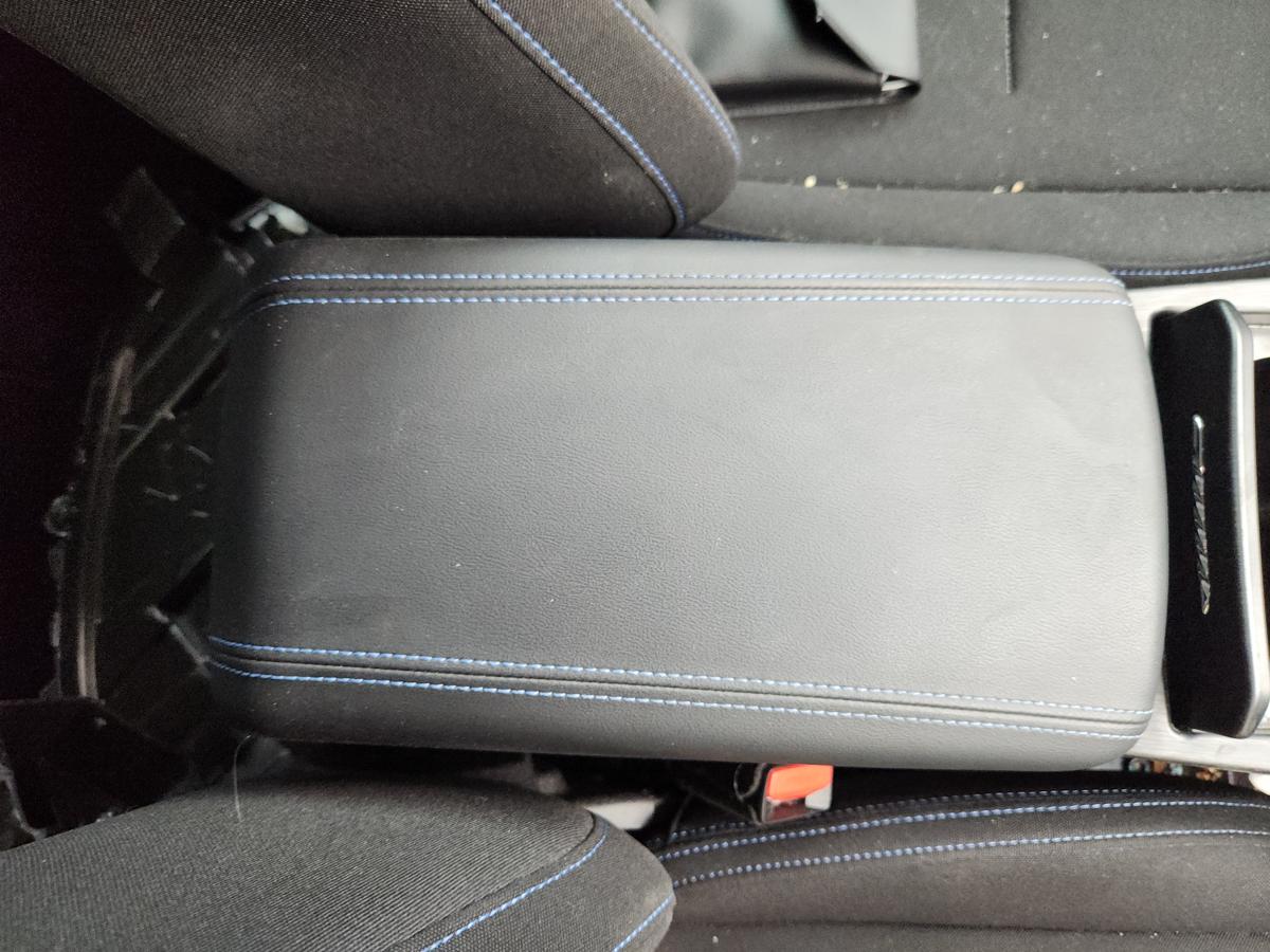 1000955432-Console Lid