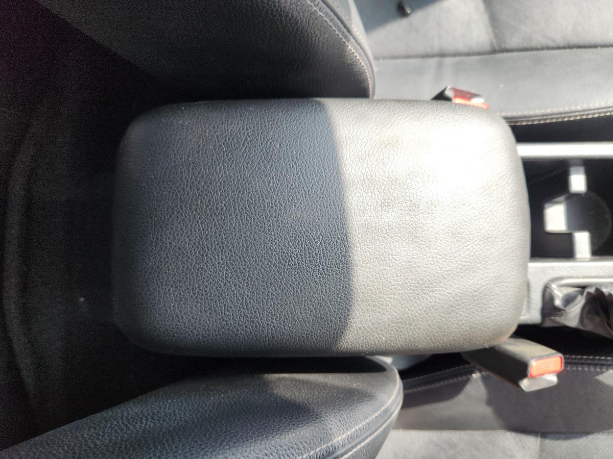 1000956005-Console Lid