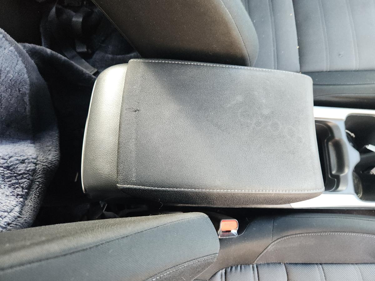 1000932171-Console Lid