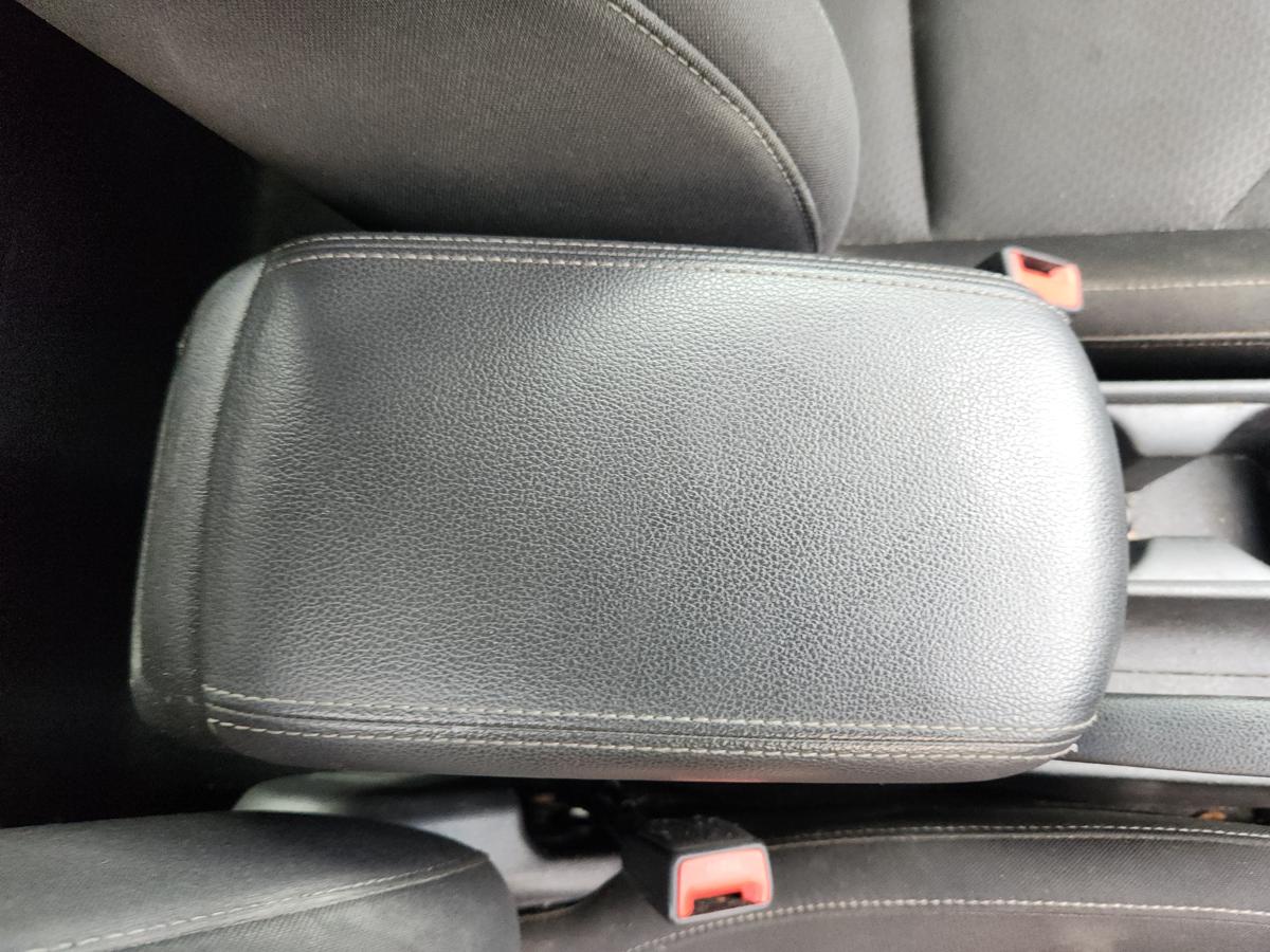 1000935253-Console Lid