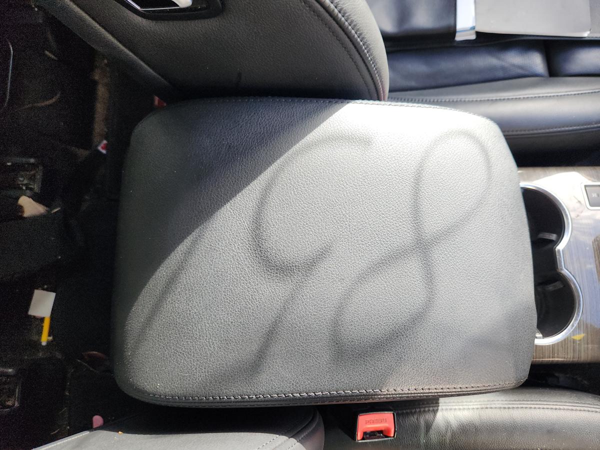 1000934444-Console Lid