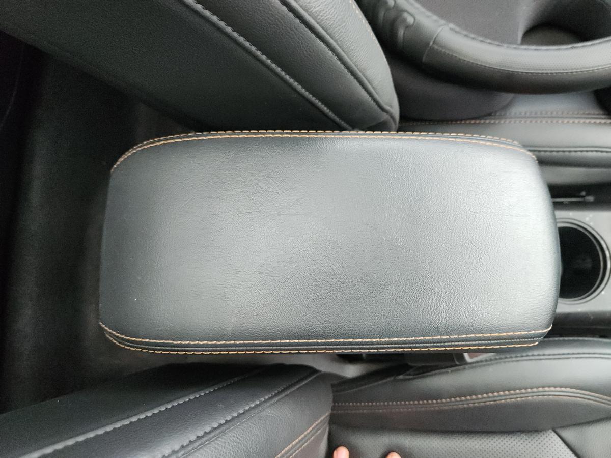 1000936840-Console Lid