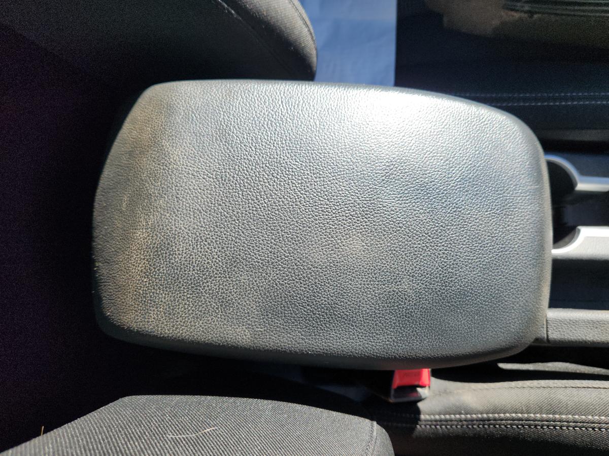 1000937566-Console Lid