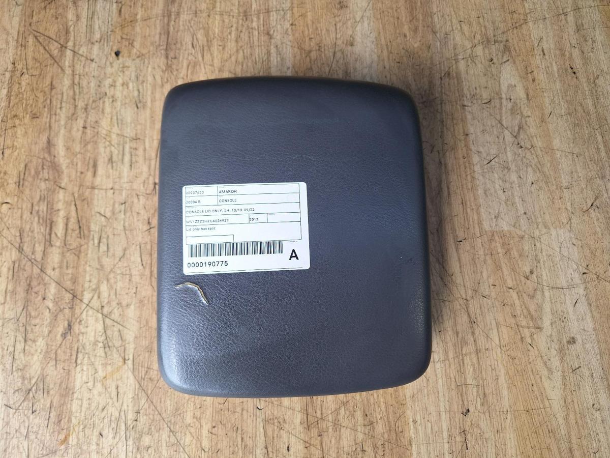 1000958641-Console Lid Top