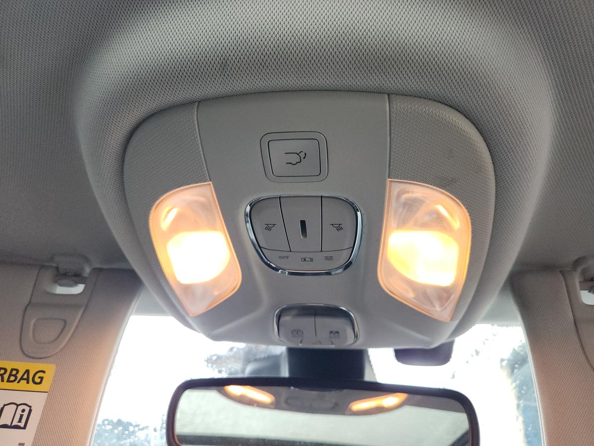 1000936834-Courtesy Light