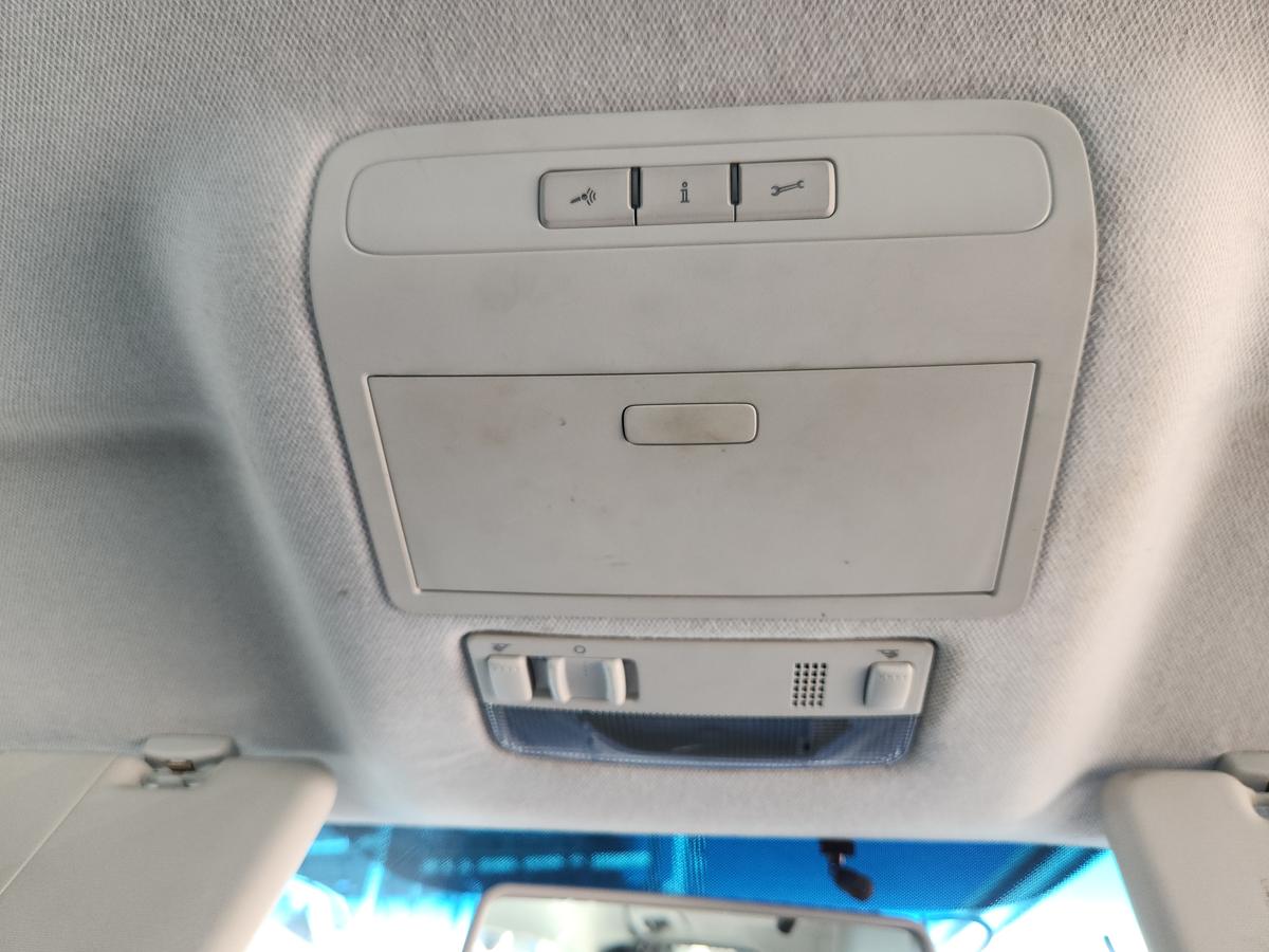 Courtesy Light for VOLKSWAGEN AMAROK