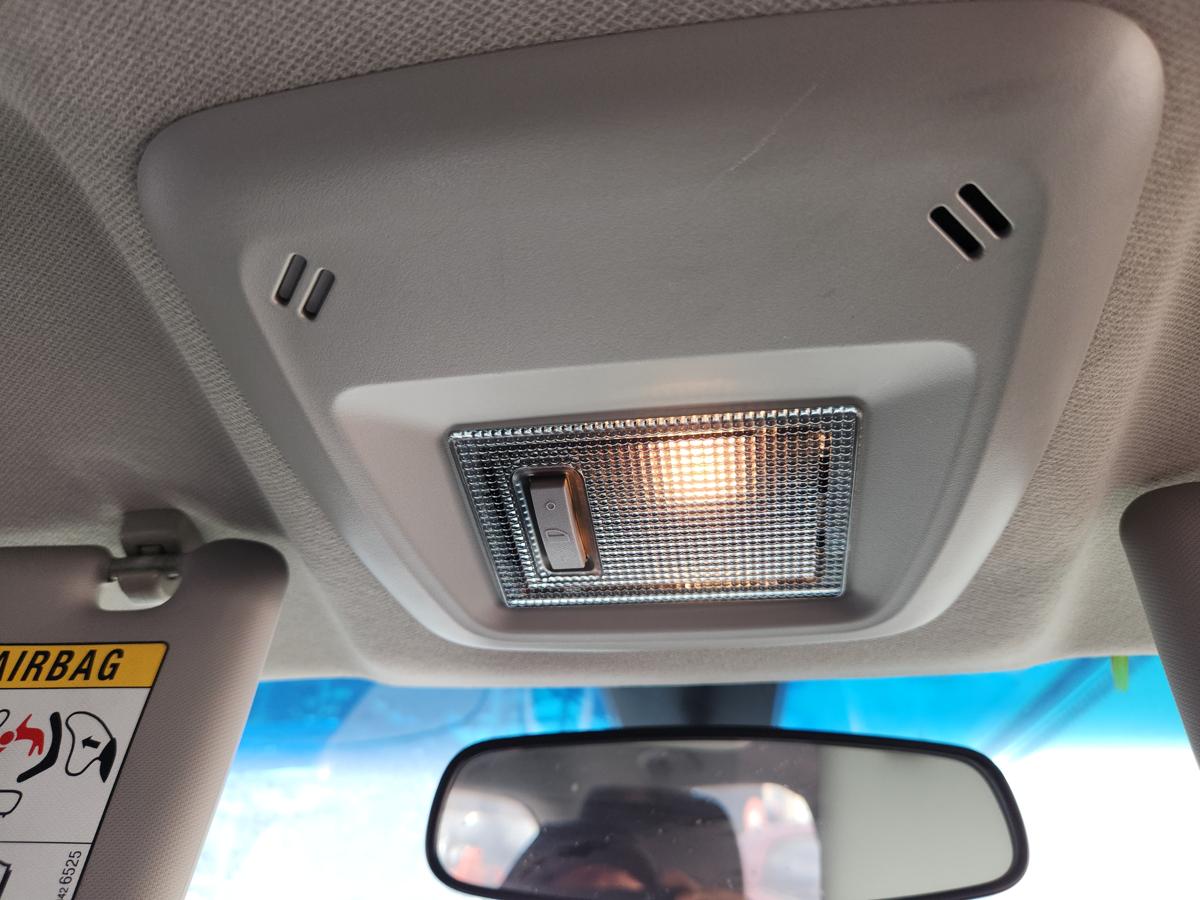 1000950290-Courtesy Light