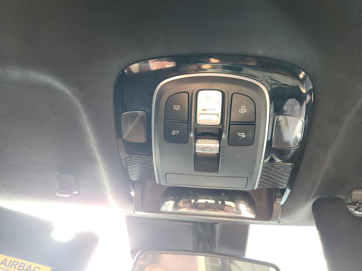 1000953797-Courtesy Light