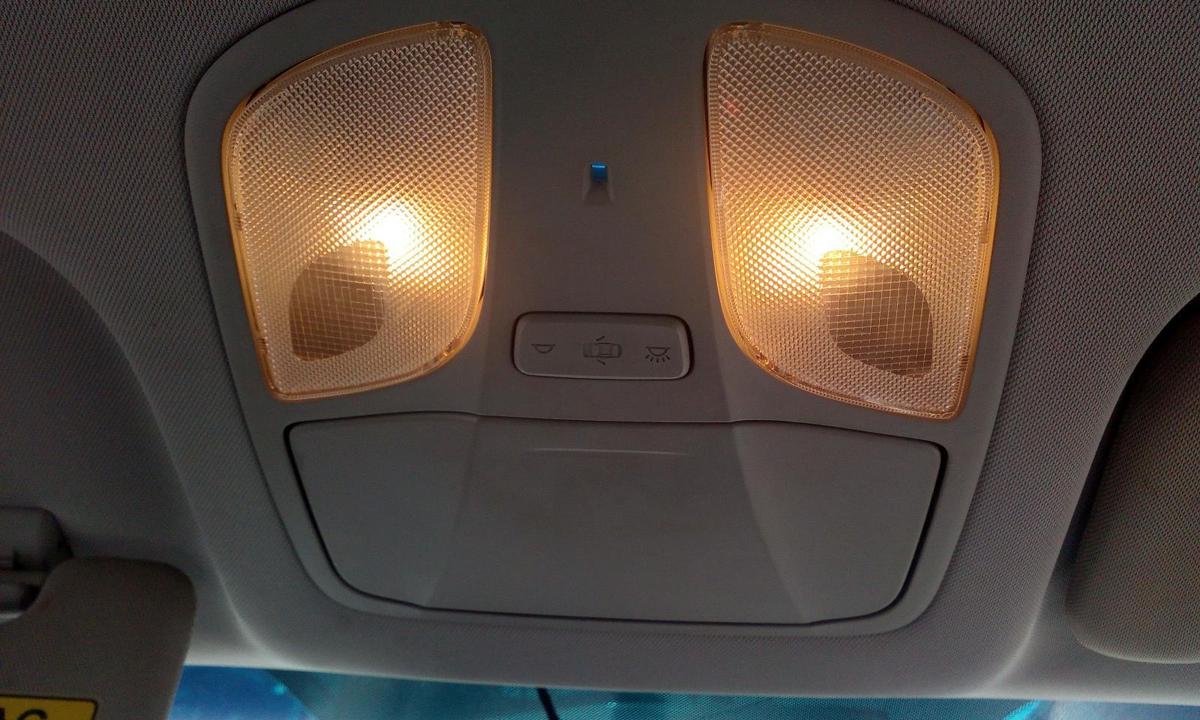 Courtesy Light for HYUNDAI I40