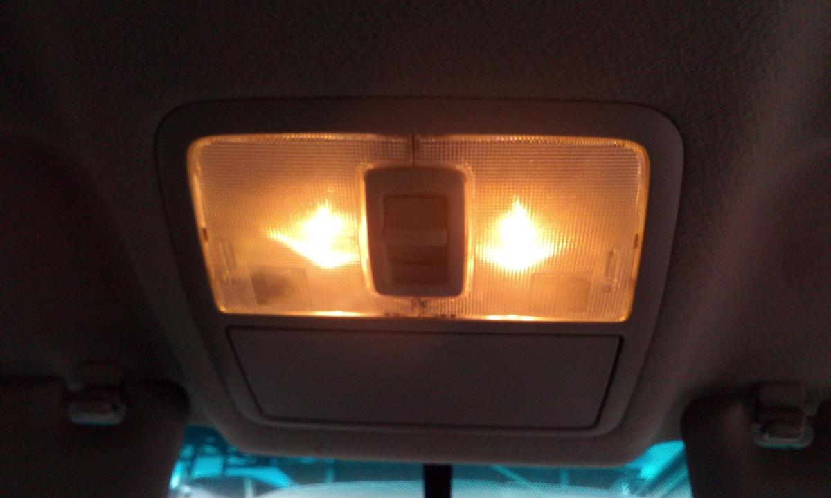 1000628971-Courtesy Light