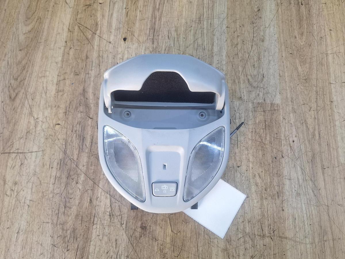 1000918805-Courtesy Light Front