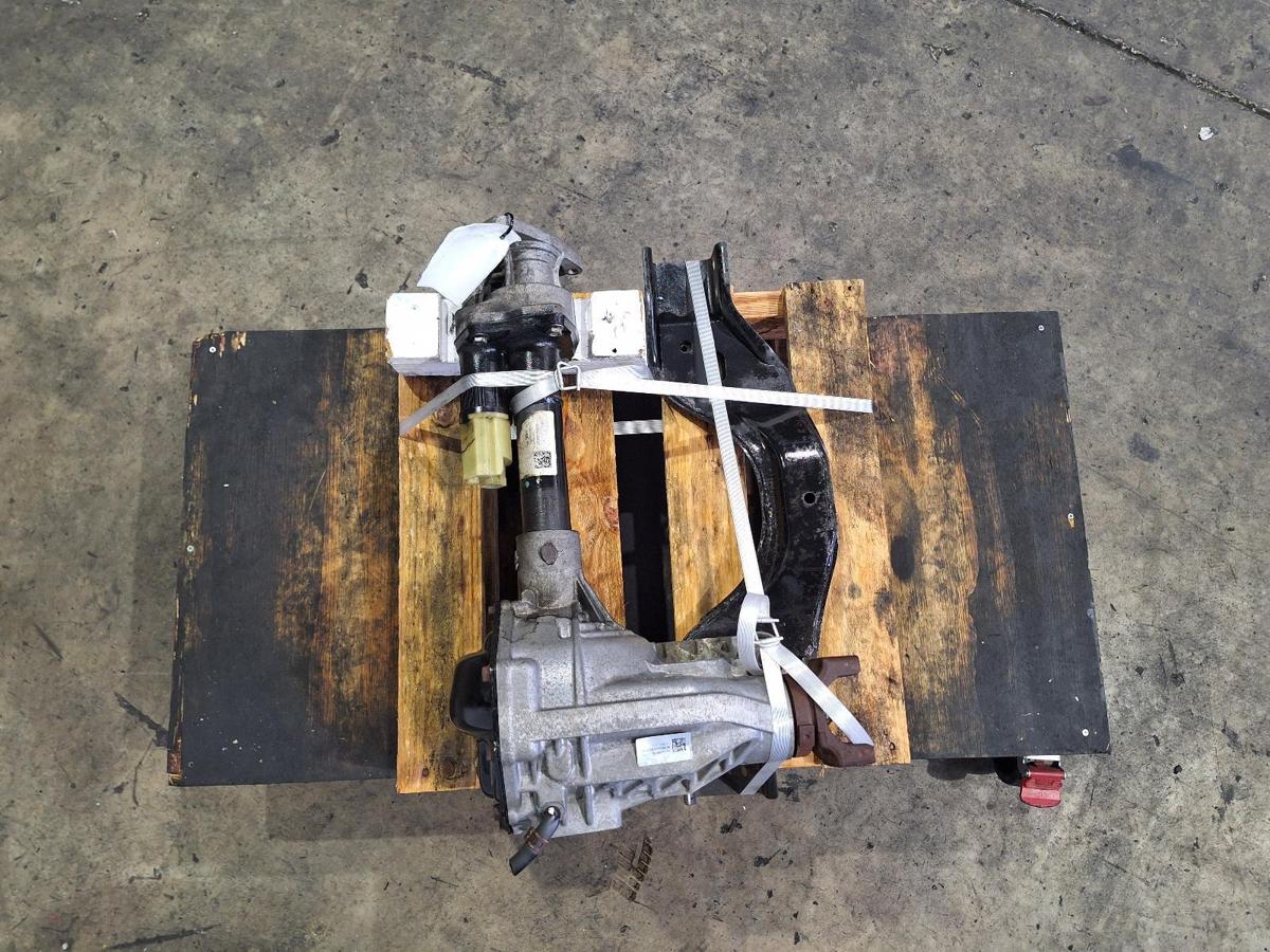 1000953081-Differential Centre Front Top