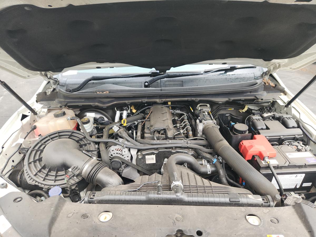 1000940082-Engine Bay