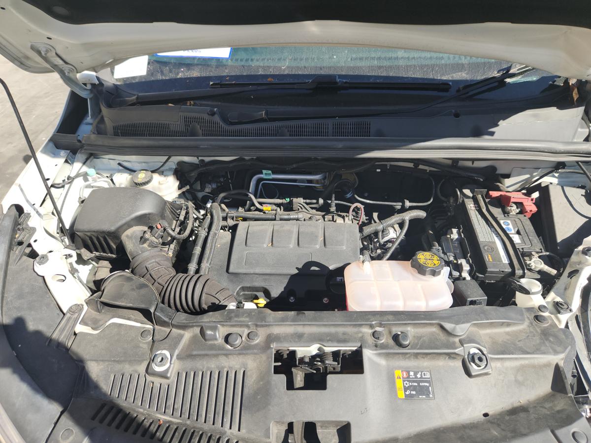 1000940092-Engine Bay