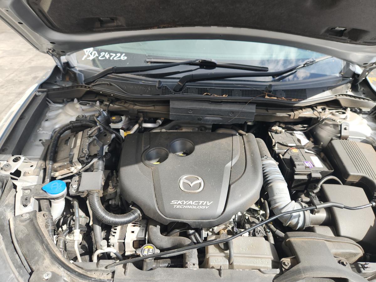 1000940471-Engine Bay
