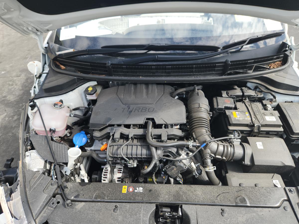 1000940511-Engine Bay