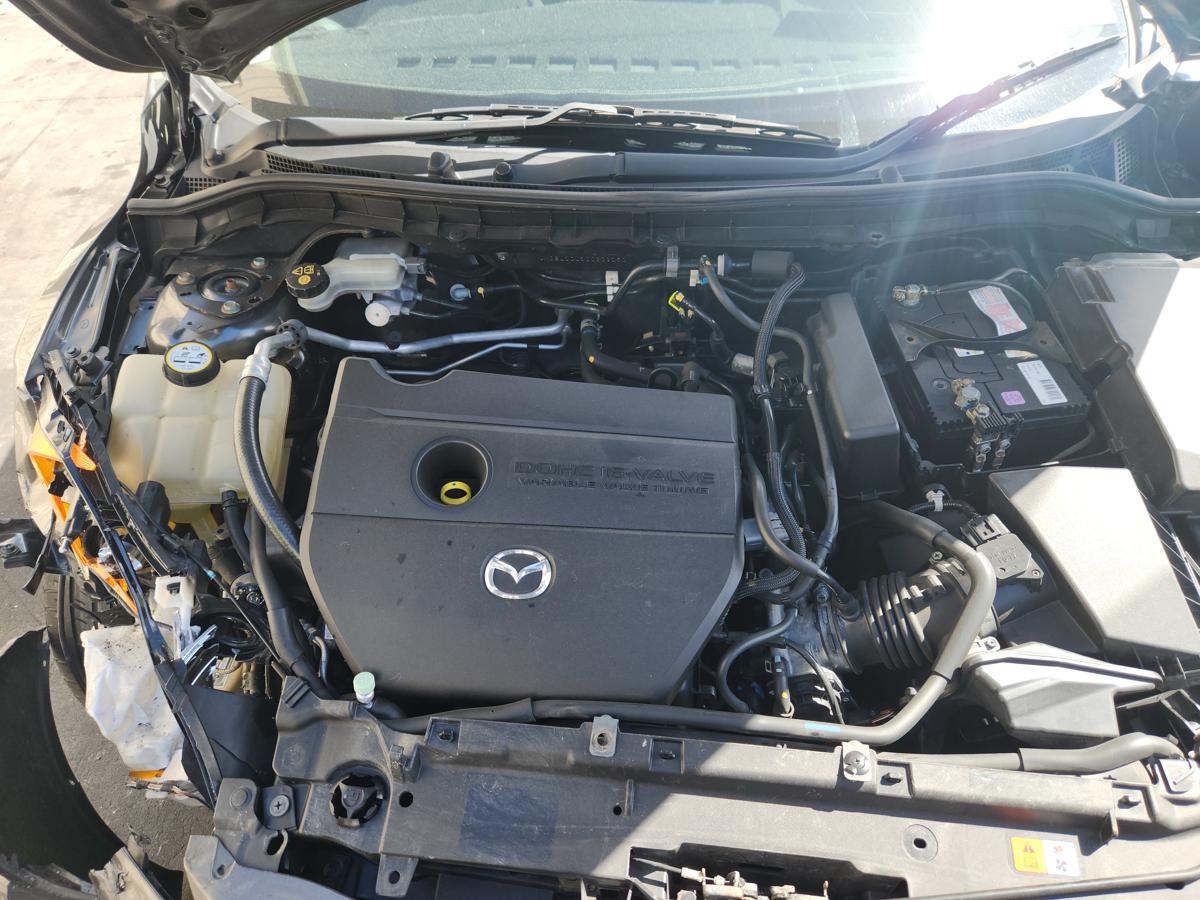 1000941041-Engine Bay
