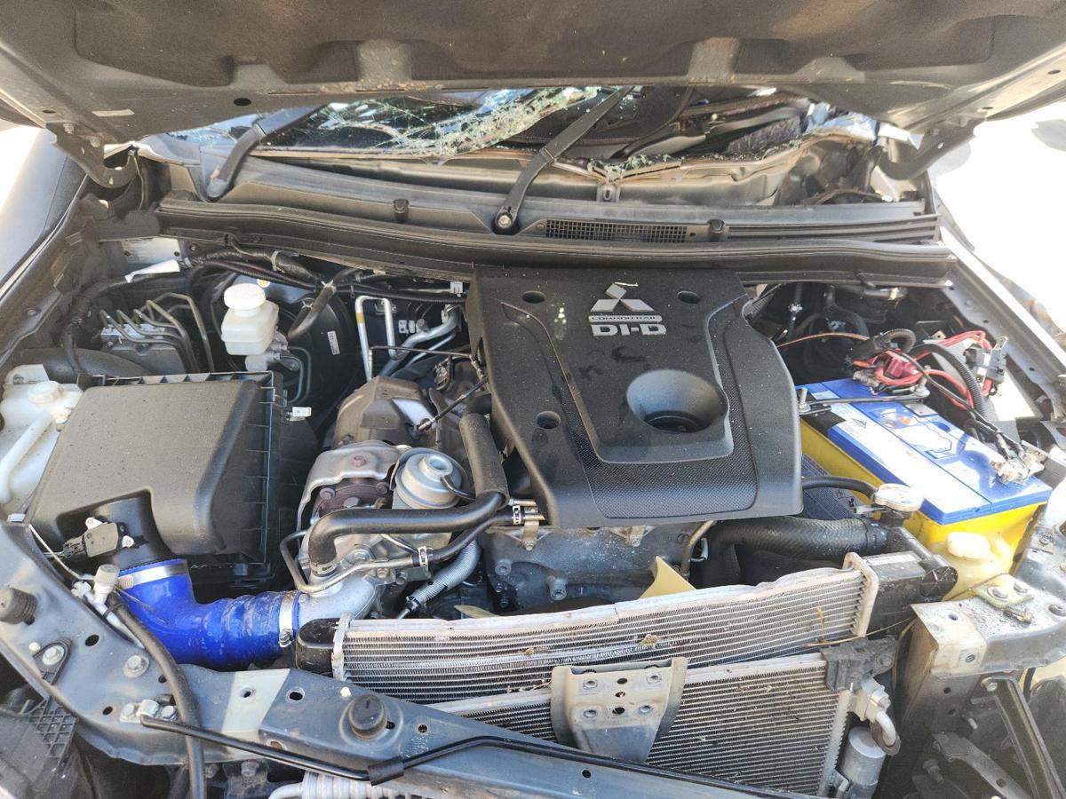 1000903833-Engine Bay